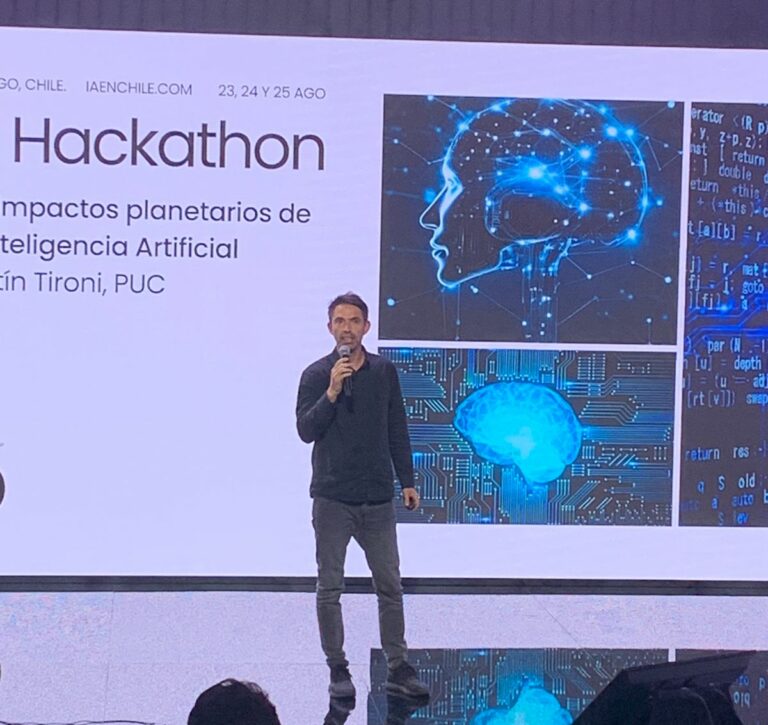 Martín Tironi cierra la conferencia sobre IA de la Hackathon de OpenAI con la presentación «Los impactos planetarios de la Inteligencia Artificial»